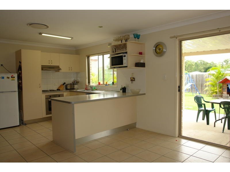 8 Oleosa Close, Moggill QLD 4070